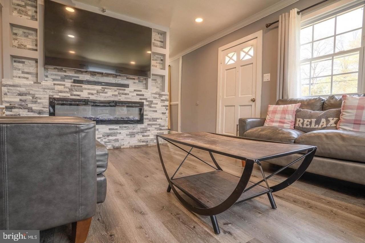 114 Colburn Dr - Photo 3 of 17