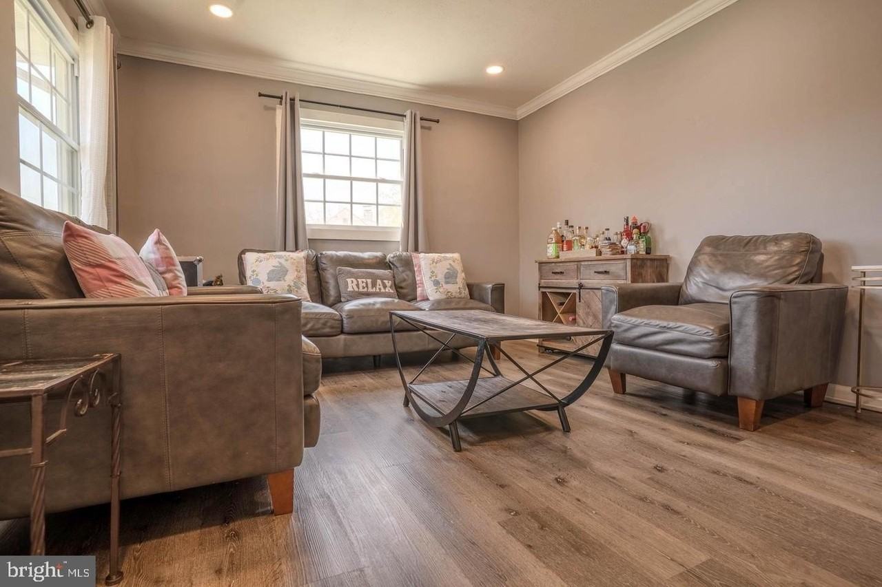 114 Colburn Dr - Photo 5 of 17