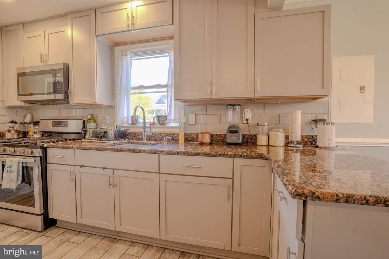 114 Colburn Dr - Photo 6 of 17