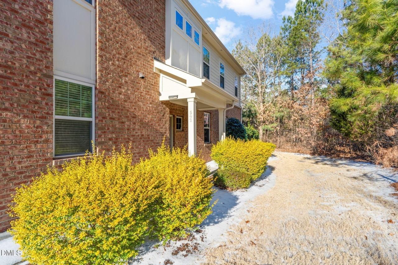 502 Libson St - Photo 3 of 43