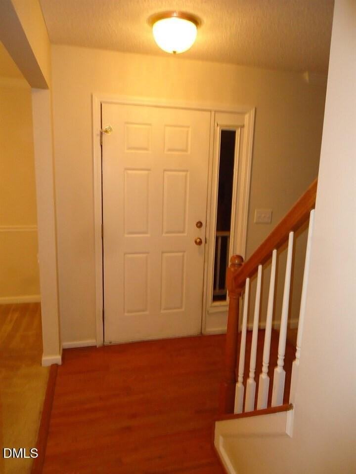 2203 Oak Stream Ln - Photo 4 of 8