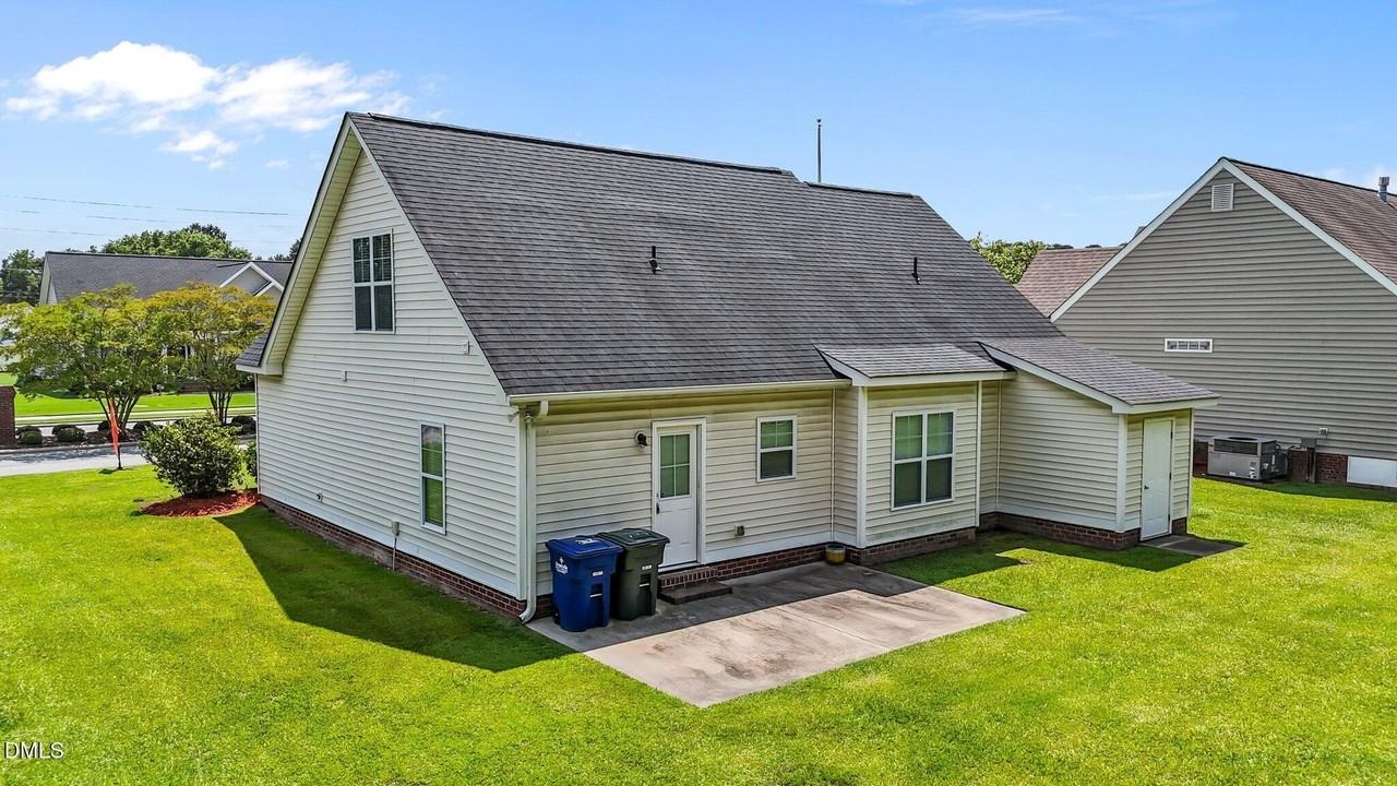 2400 Camille Dr - Photo 7 of 50