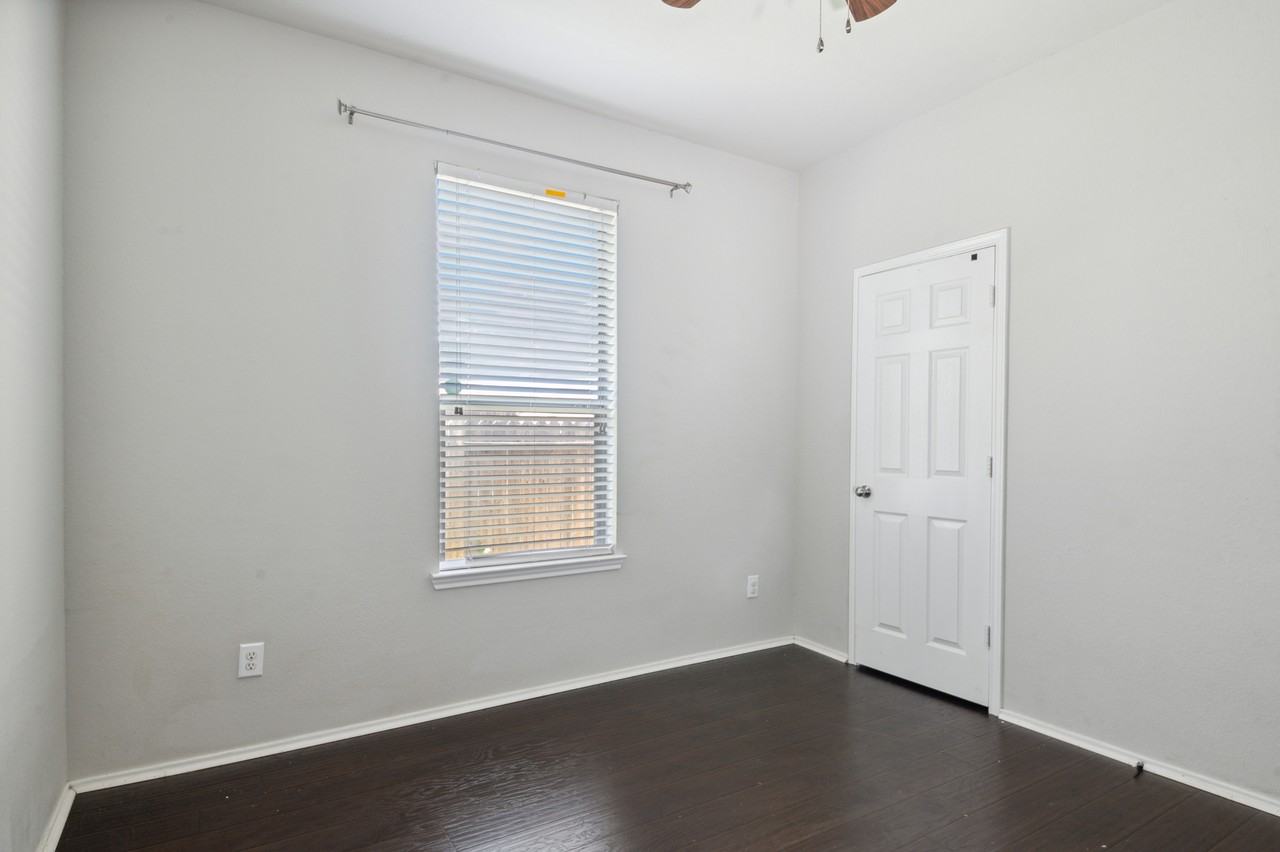 1819 Killiney Ct #1 - Photo 6 of 20