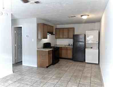 1910 Finfeather Rd #C - Photo 2 of 7