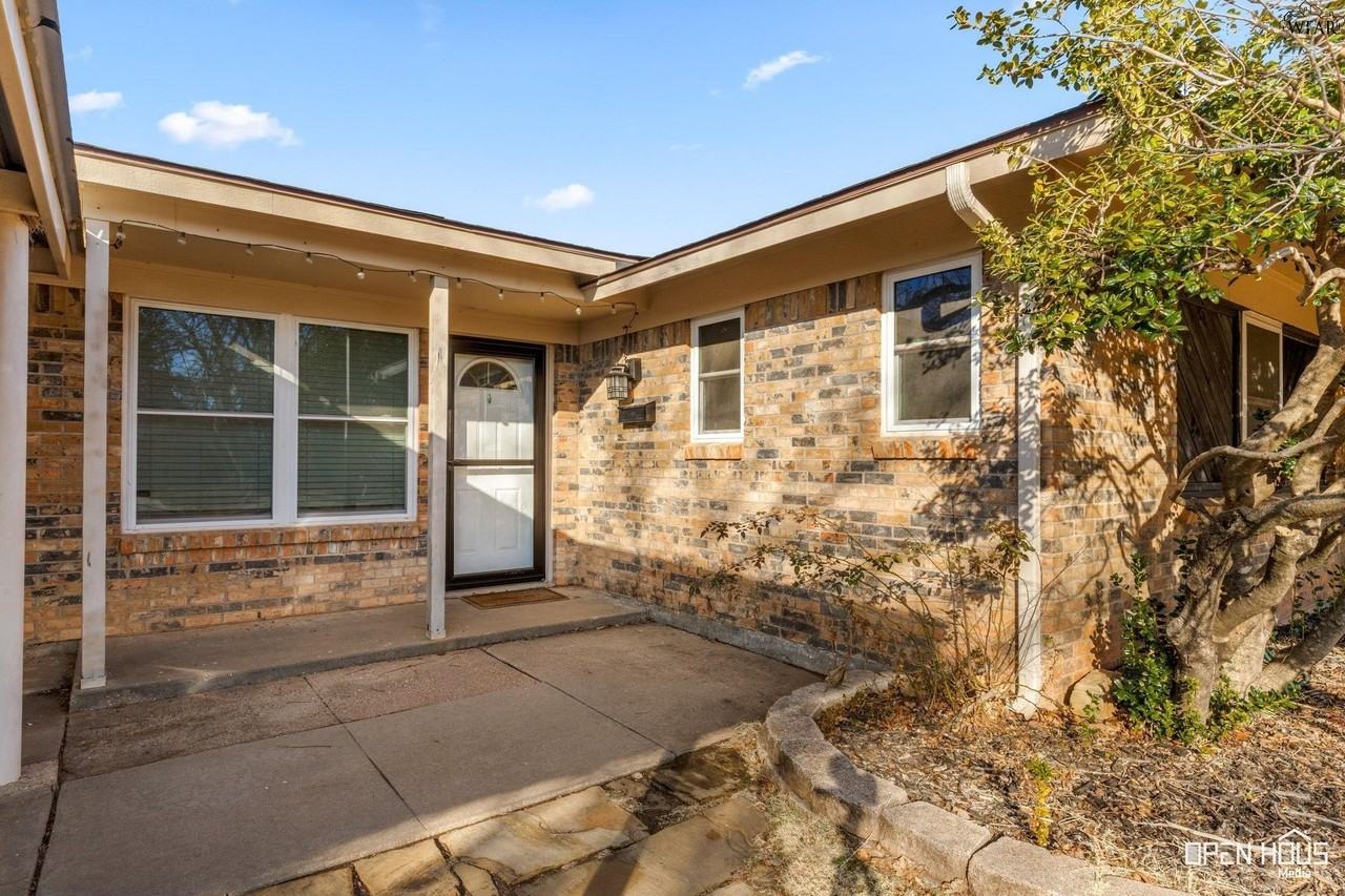 4710 Karla St - Photo 3 of 31