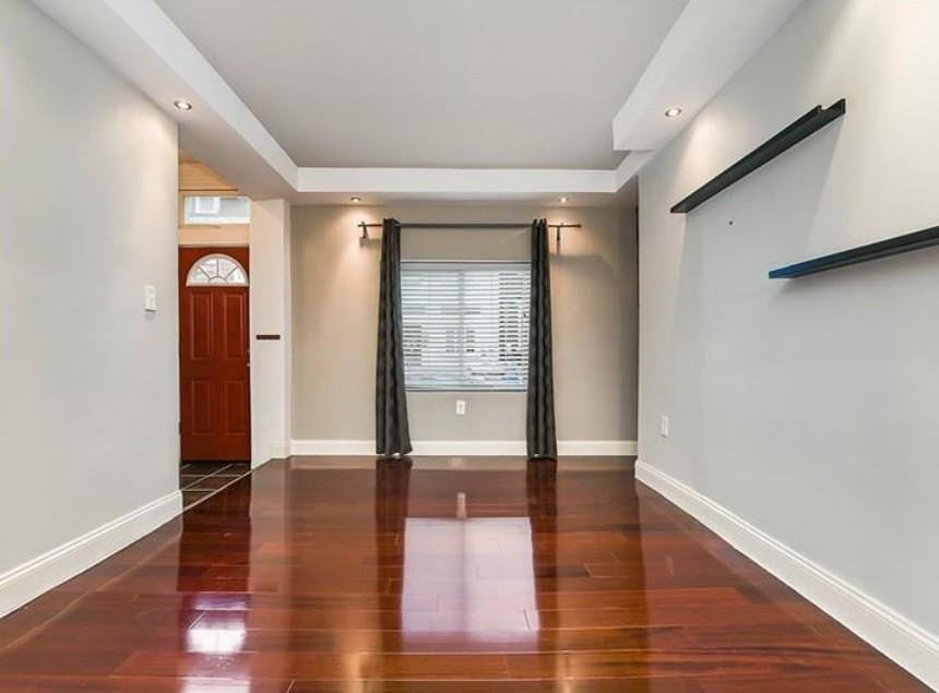 140 Home St - Photo 5 of 25