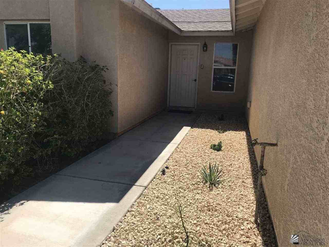 6243 E 45th Ln - Photo 4 of 11