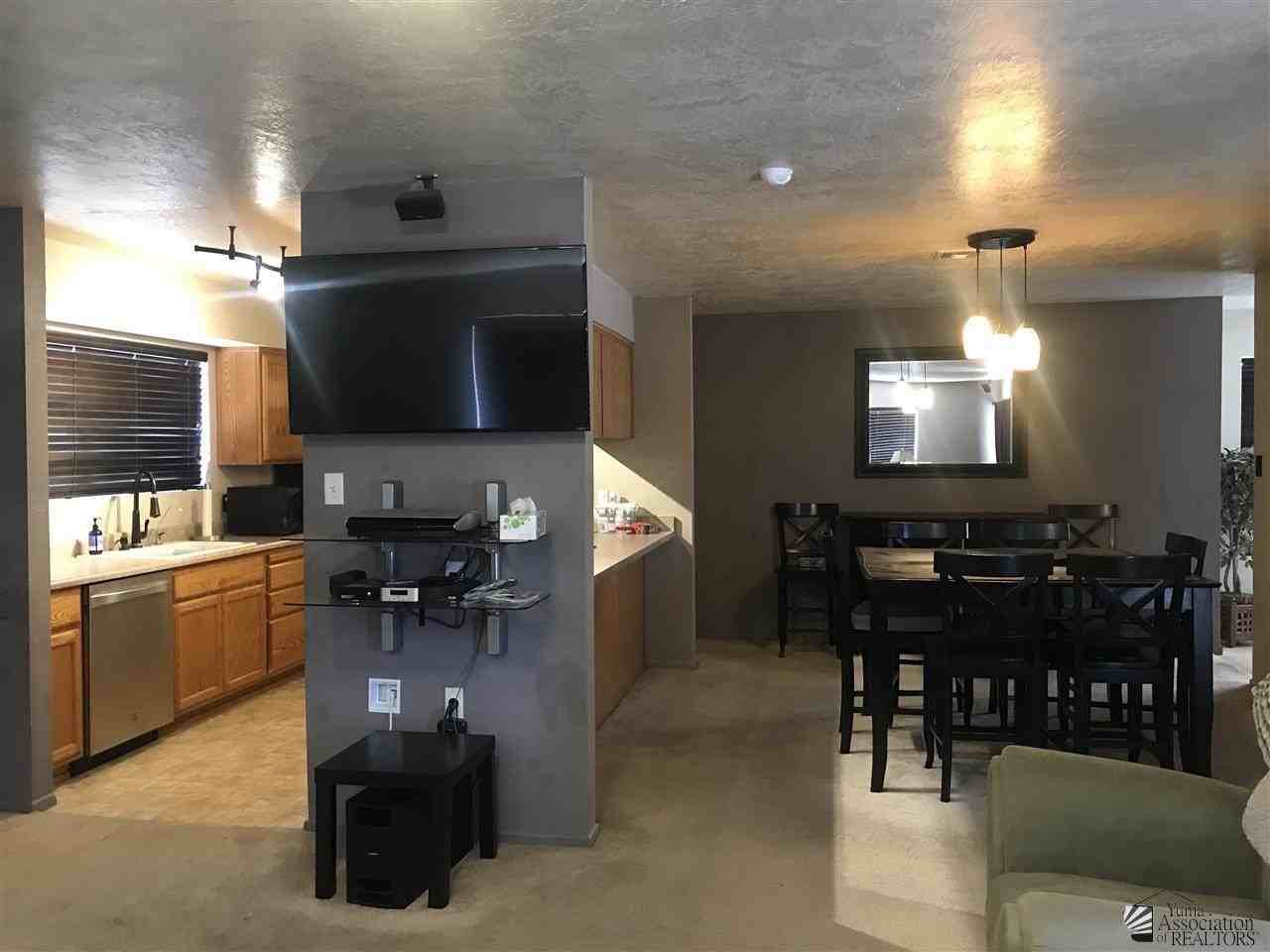 6243 E 45th Ln - Photo 7 of 11