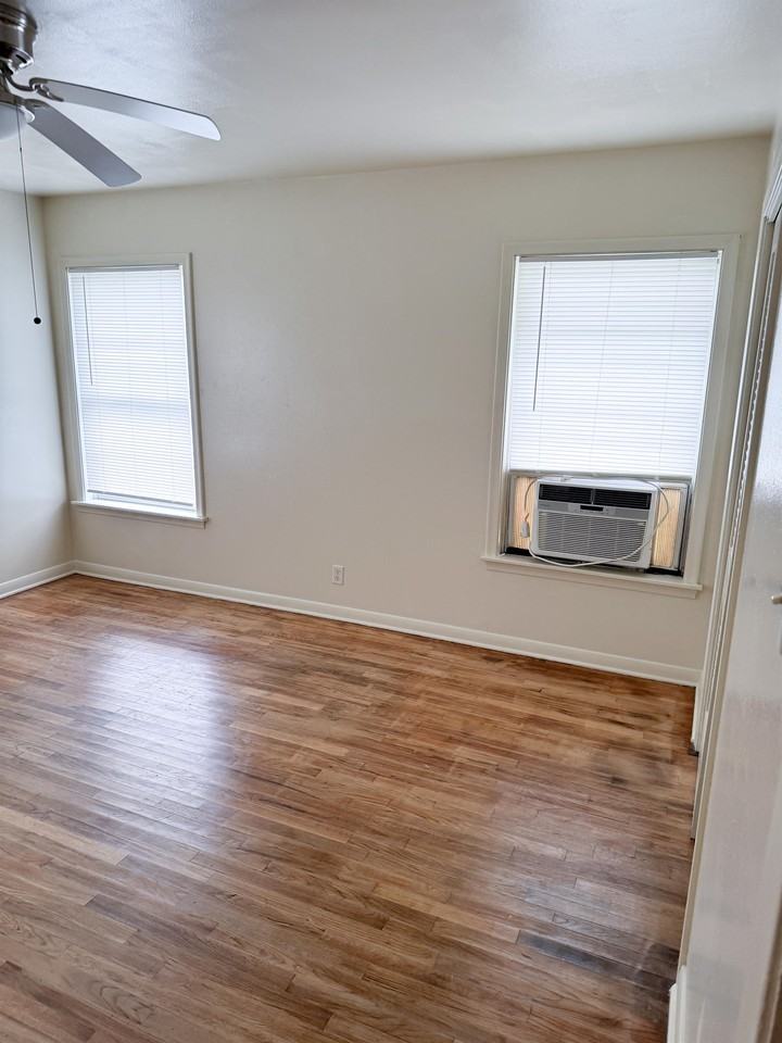 1203 Batts St #1 - Photo 4 of 19