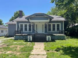 featured image of 403 W Quincy St #1