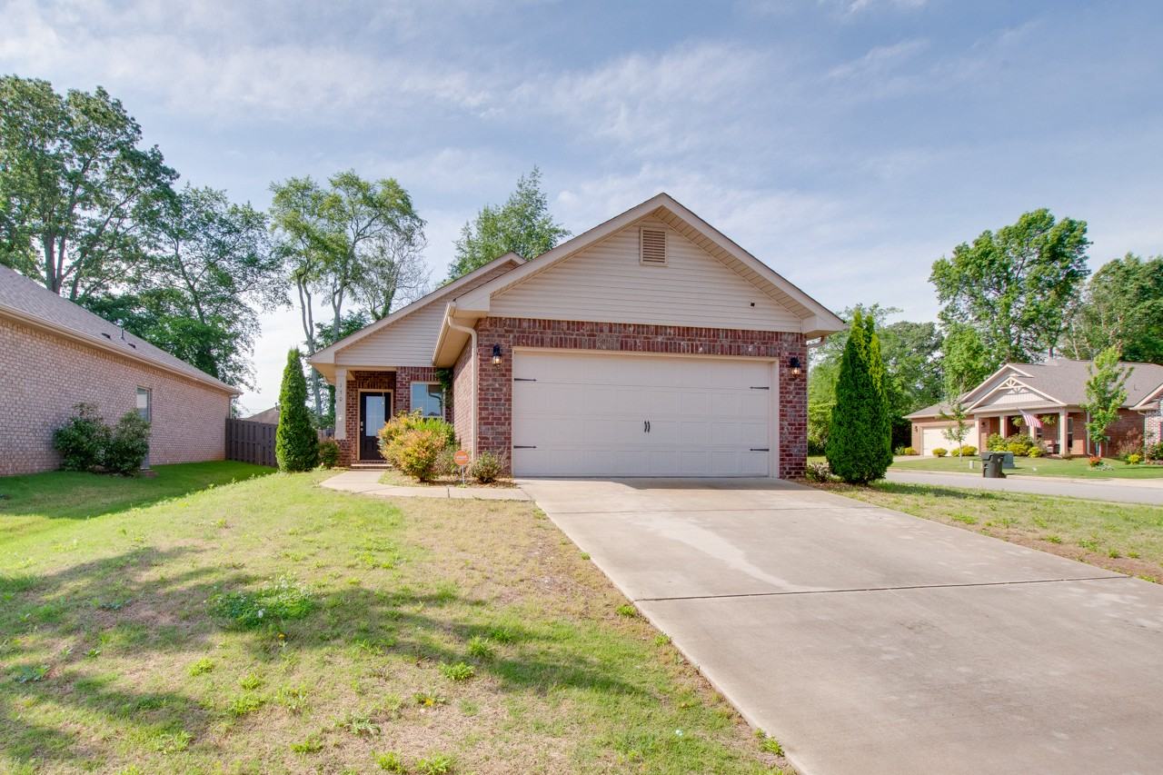 150 Shrewsberry Dr #1 - Photo 3 of 47