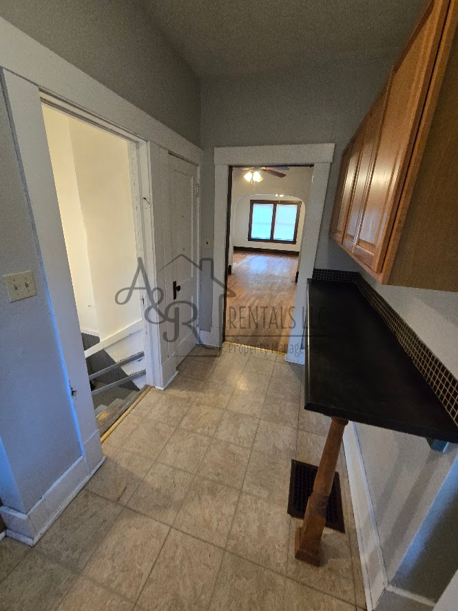 112 W Quincy St #1 - Photo 5 of 17