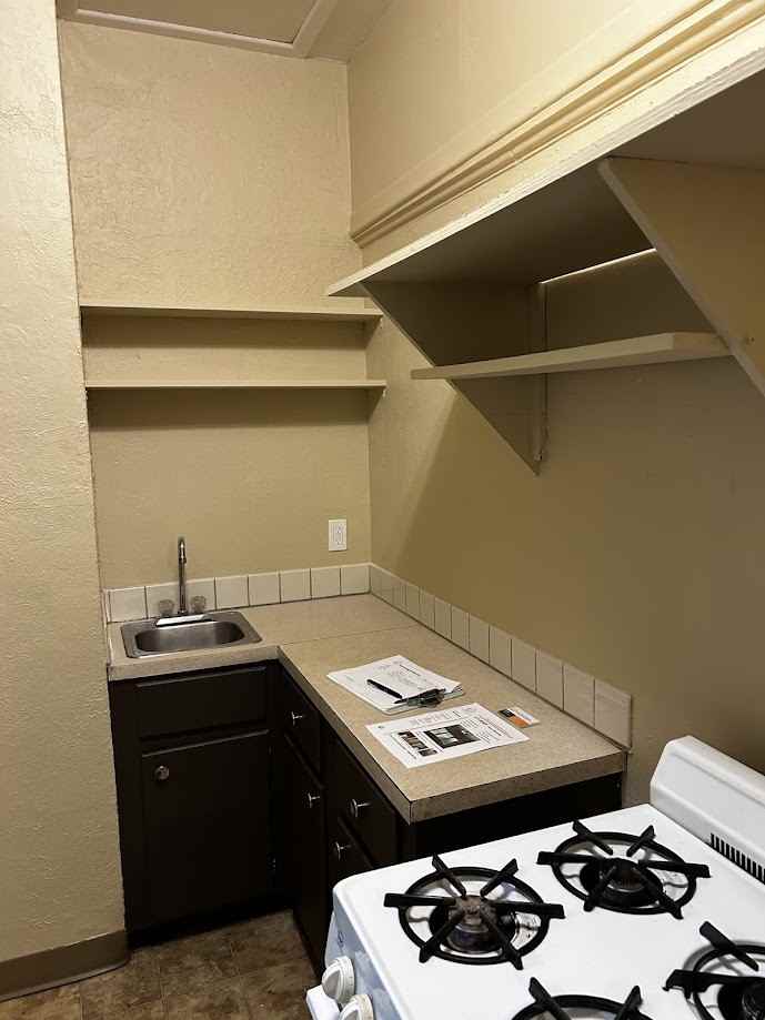 4537 Se 65th Ave #2 - Photo 7 of 11