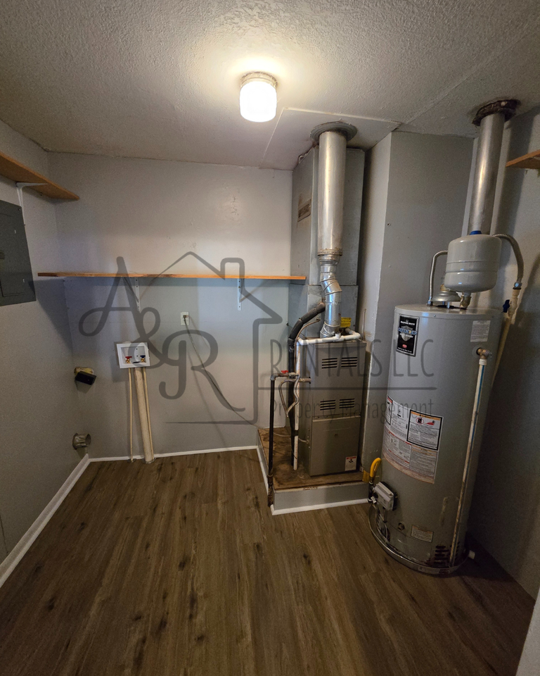 714 S Chestnut St #1 - Photo 6 of 13