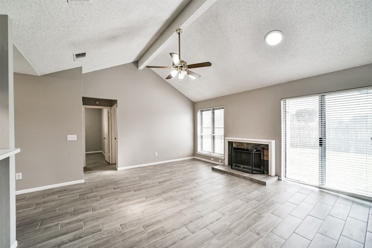 1613 Brook Meadow Dr - Photo 4 of 19