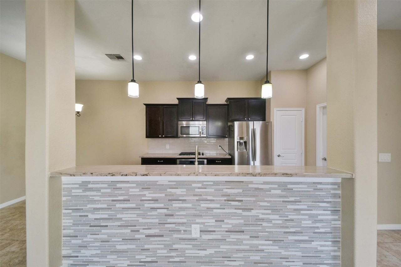 13515 Smith Lake Ln - Photo 6 of 31