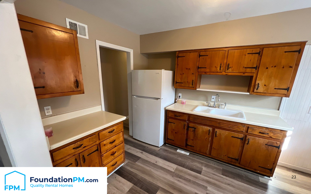 1624 Mary Dr #1 - Photo 3 of 12