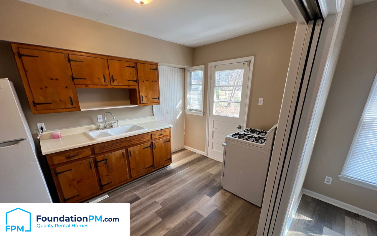 1624 Mary Dr #1 - Photo 4 of 12