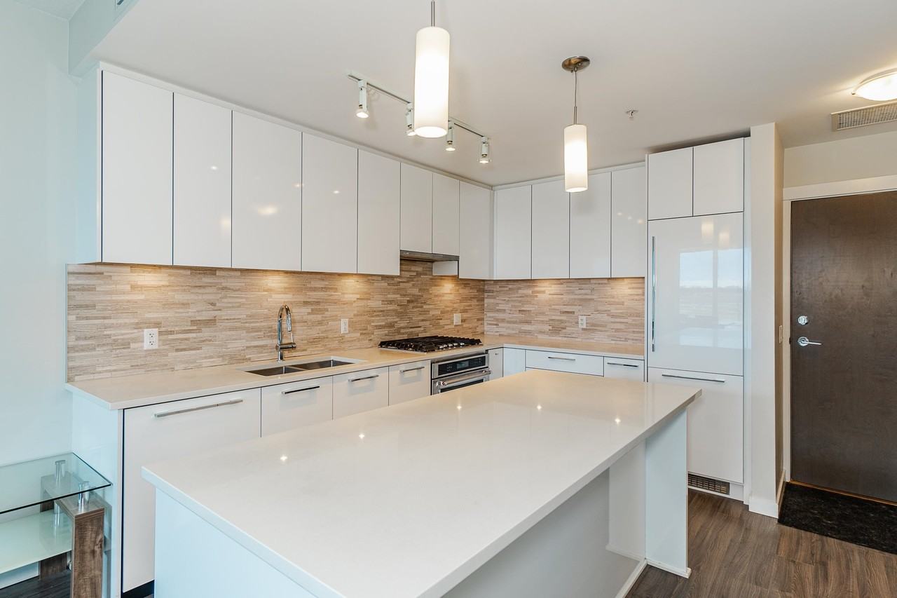 9551 Alexandra Road - Photo 6 of 31