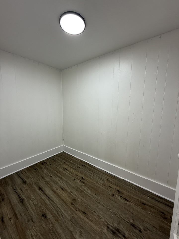 714 W Xenia Dr Lowr - Photo 4 of 13