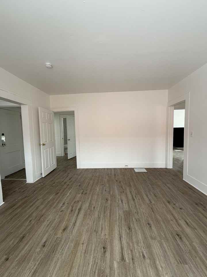 714 W Xenia Dr Lowr - Photo 6 of 13