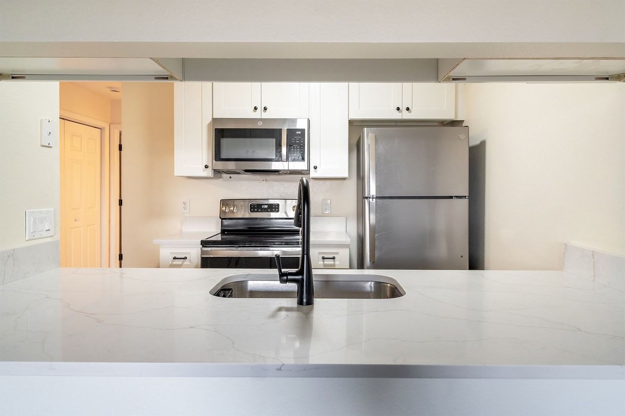 2738 West Tharpe StreetApt 702 #702 - Photo 6 of 17