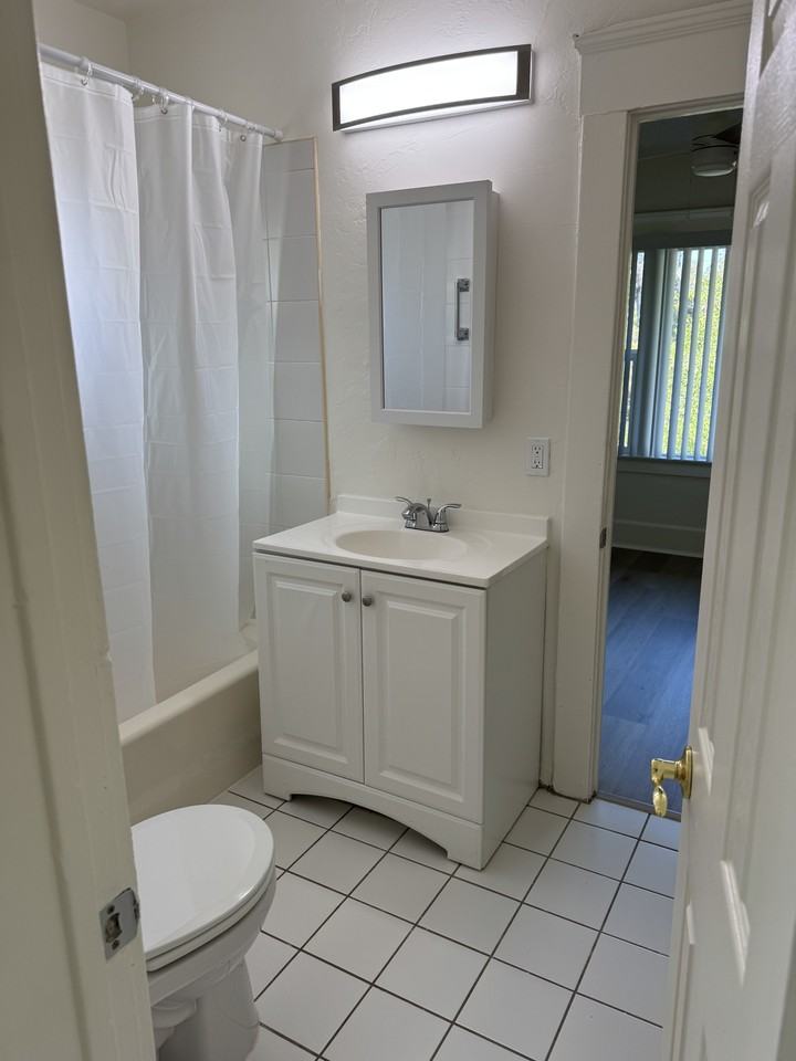 2813 Elm St #1 - Photo 5 of 11