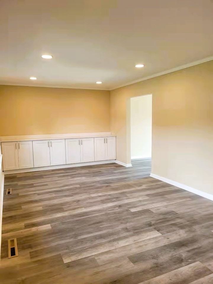 520 Williamsburg Rd #1 - Photo 4 of 37