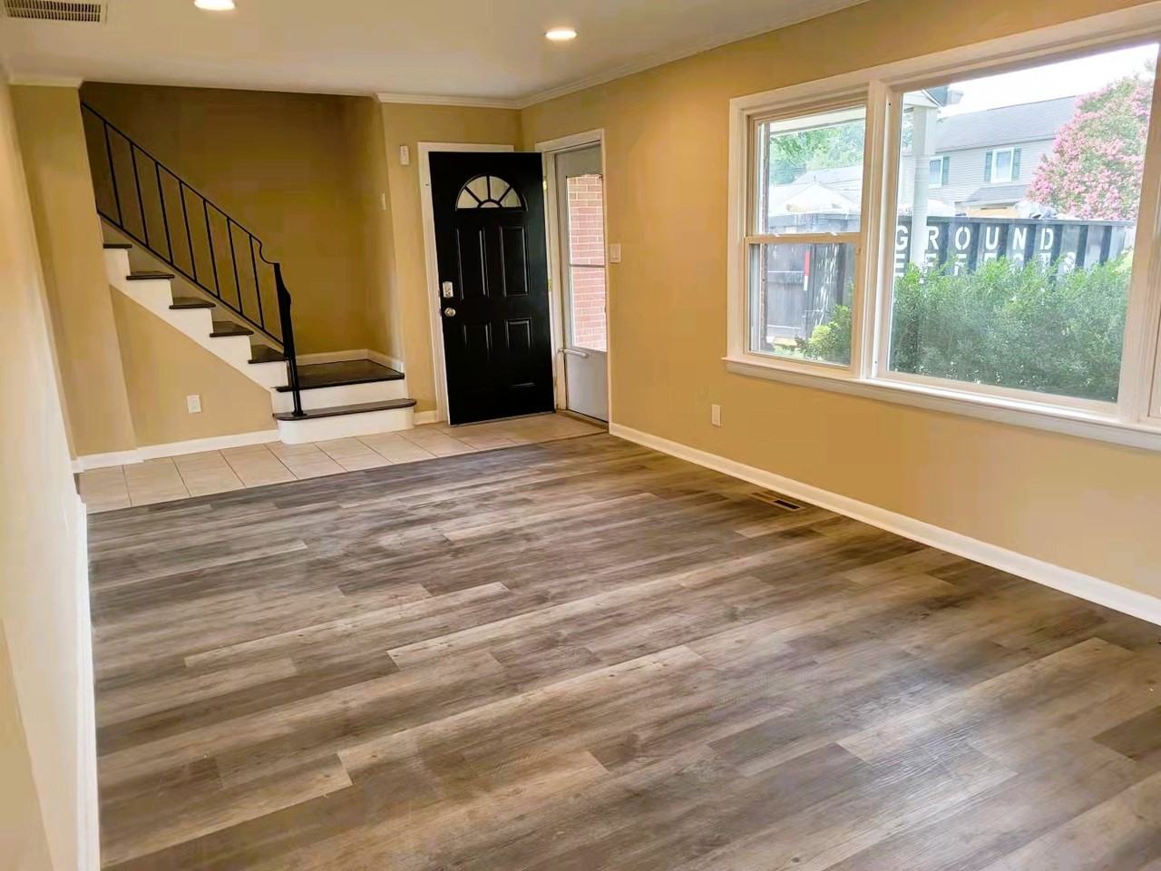 520 Williamsburg Rd #1 - Photo 5 of 37