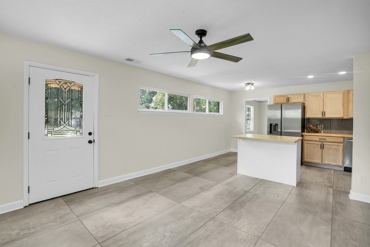 28 Gerald Dr #1 - Photo 6 of 12