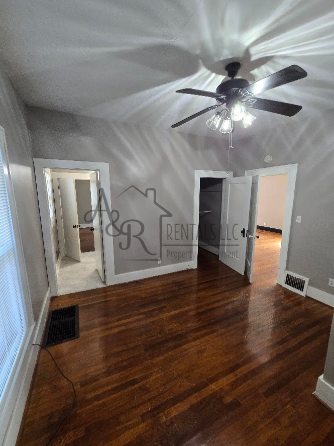 103 E 17th St #1 - Photo 3 of 10