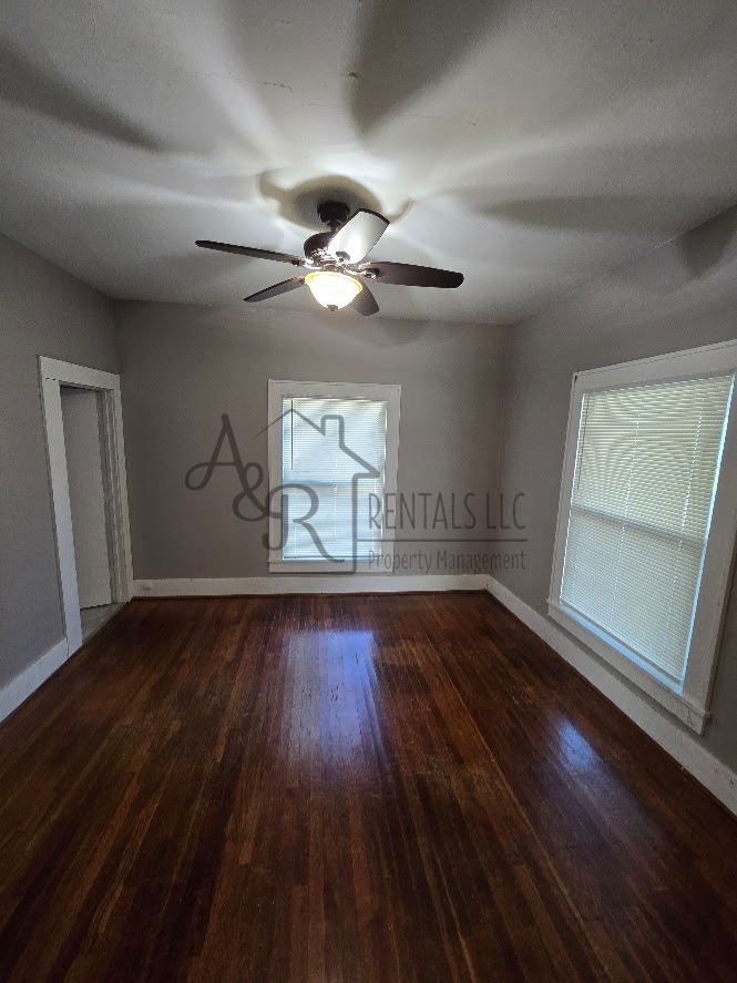 103 E 17th St #1 - Photo 6 of 10