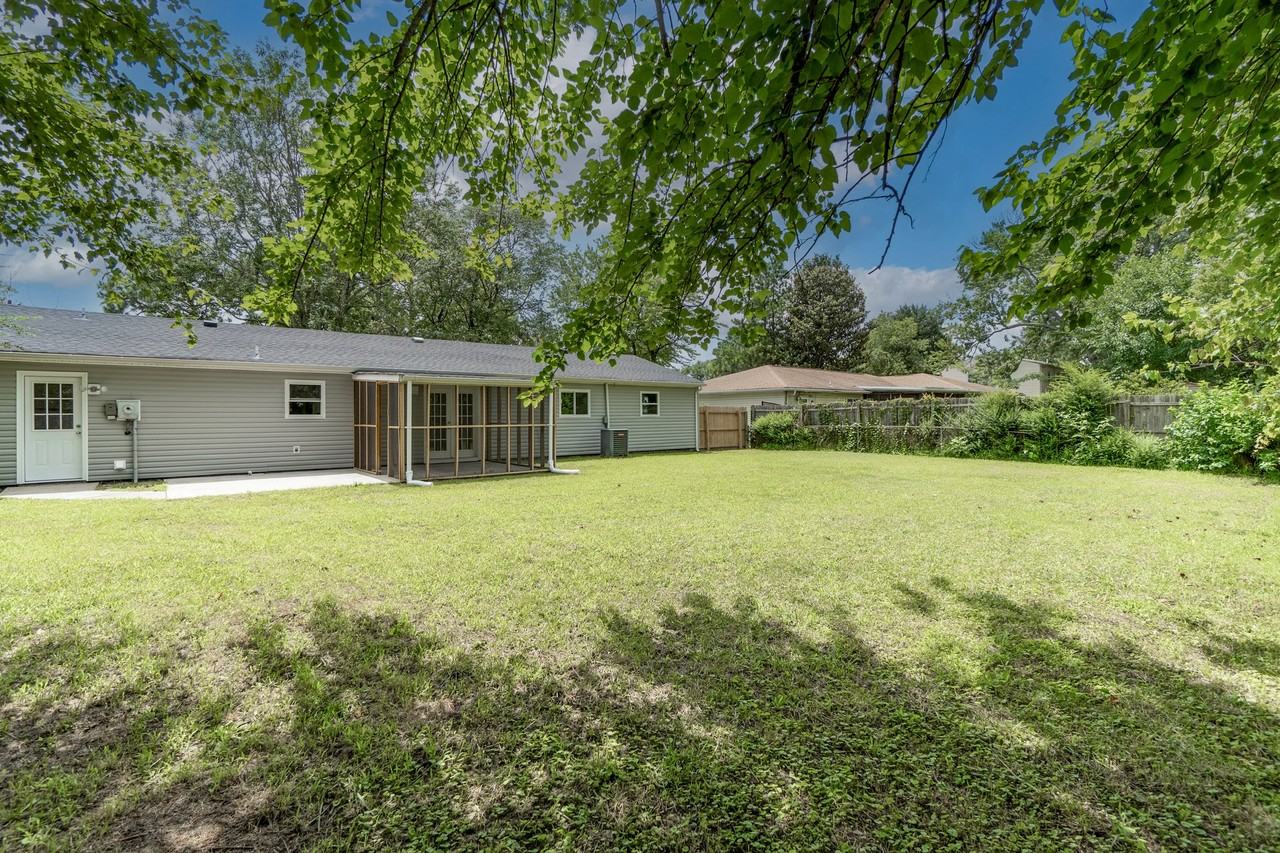 2916 Knight Rd #1 - Photo 2 of 34