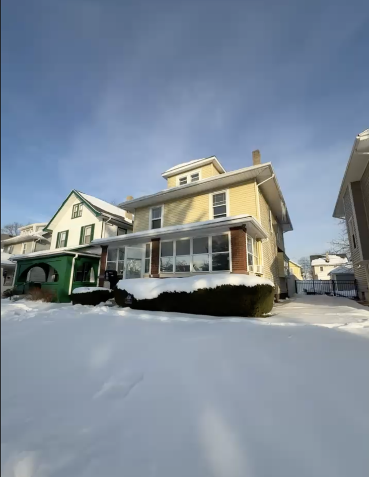 836 Saint Nicholas Ave #1 - Photo 3 of 17