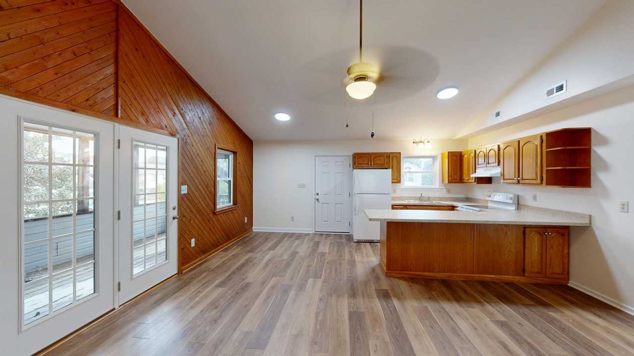 601 Kelly Ct #1 - Photo 3 of 12