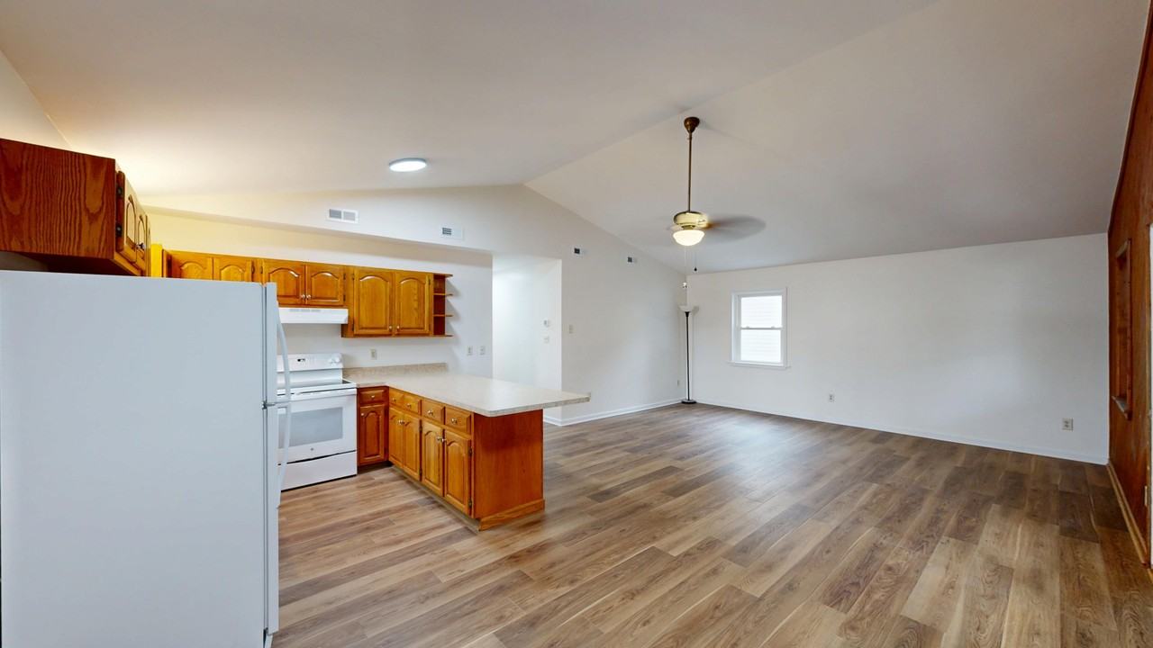 601 Kelly Ct #1 - Photo 4 of 12