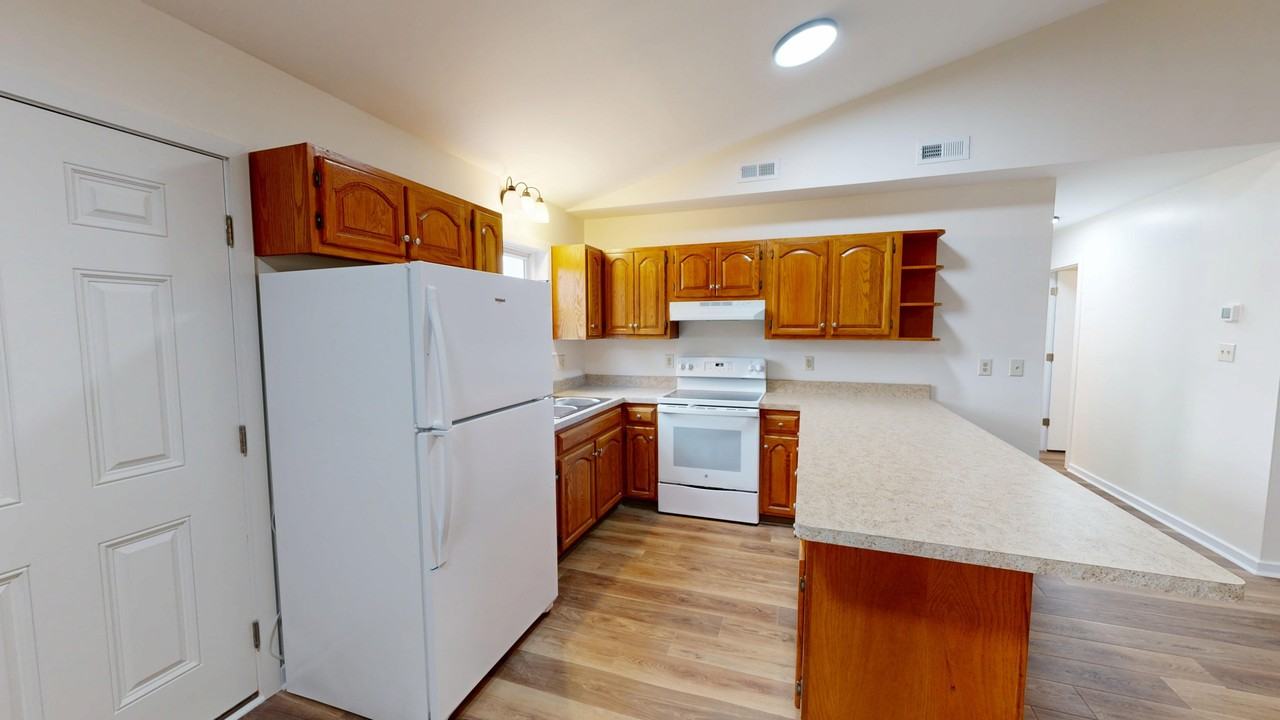 601 Kelly Ct #1 - Photo 5 of 12