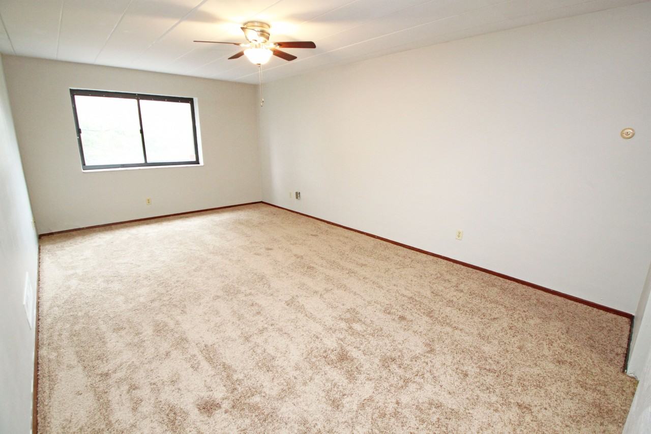 504 ORCHARD AVENUEAPT 305 #305 - Photo 3 of 8