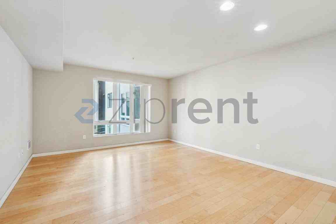 1511 Jefferson St #218 - Photo 6 of 19