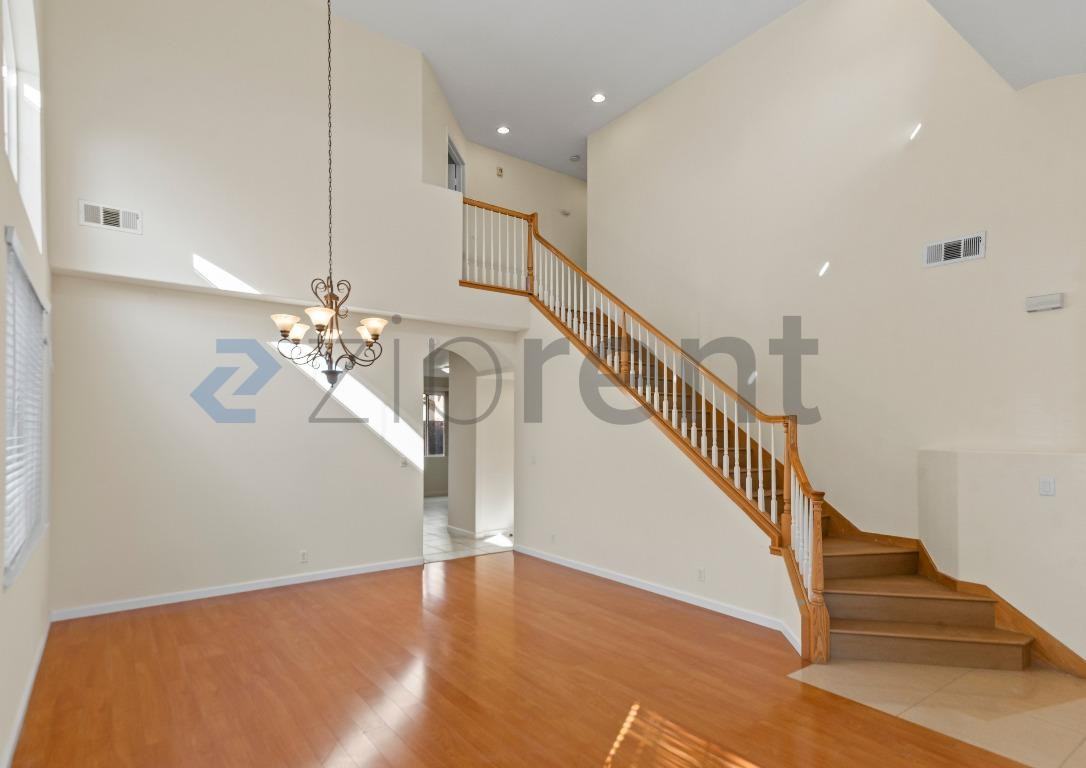 709 Buriat St - Photo 6 of 36