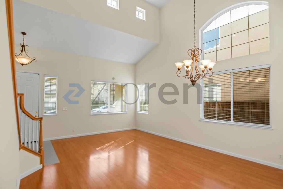 709 Buriat St - Photo 7 of 36