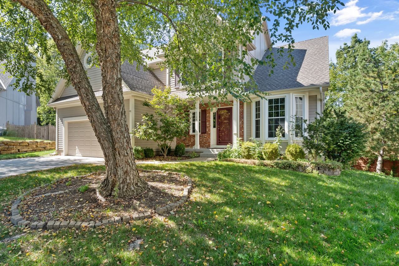 6128 W 157th St #1 - Photo 2 of 40