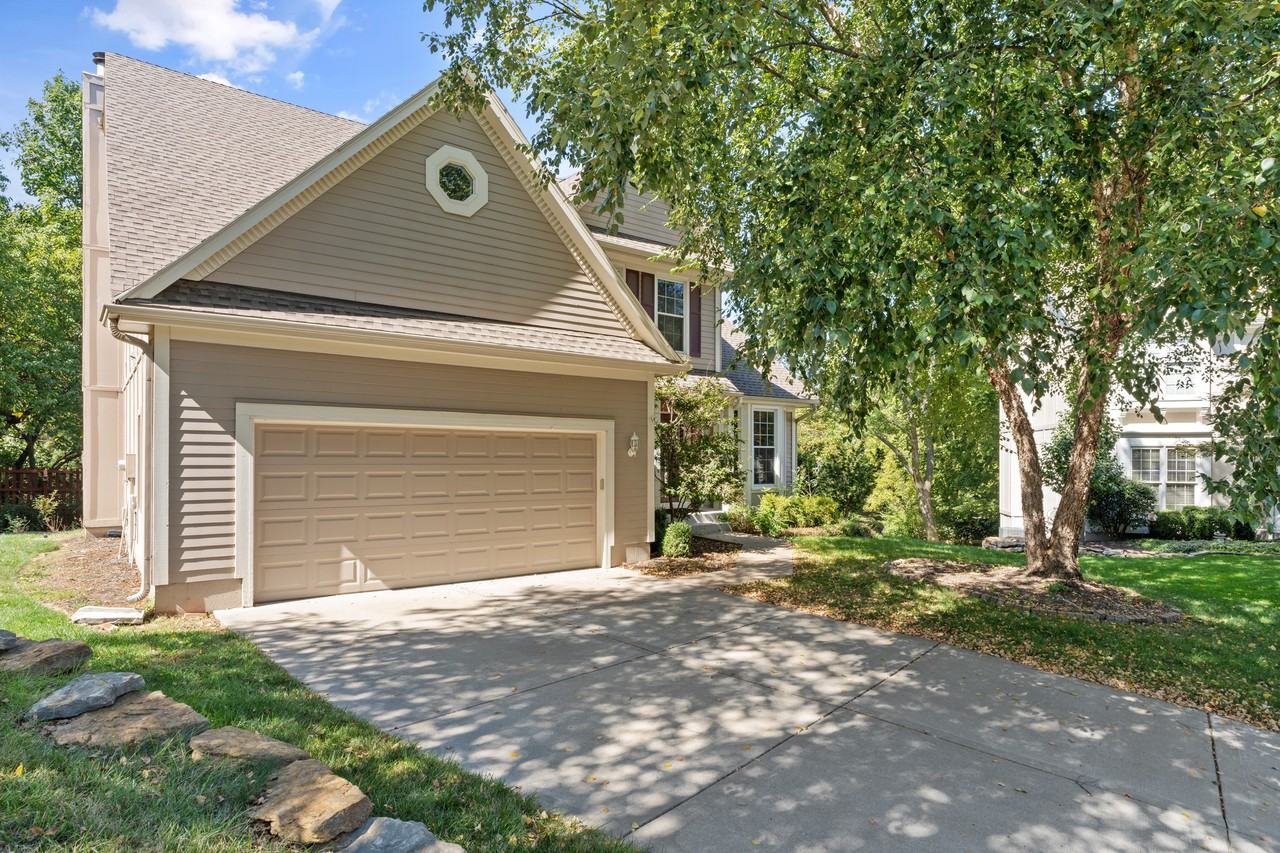 6128 W 157th St #1 - Photo 3 of 40