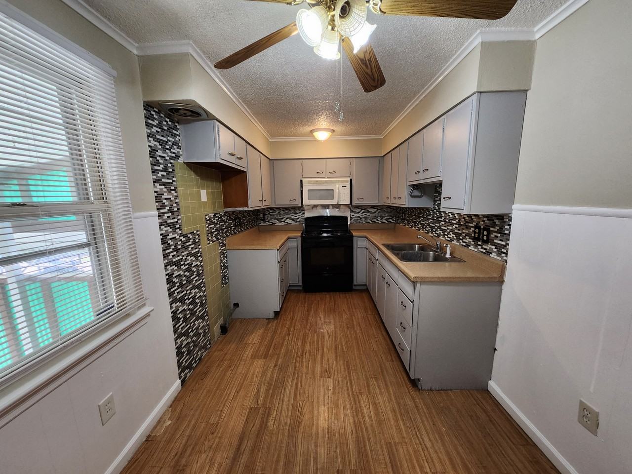 9416 Kathlyn Dr #1 - Photo 3 of 11