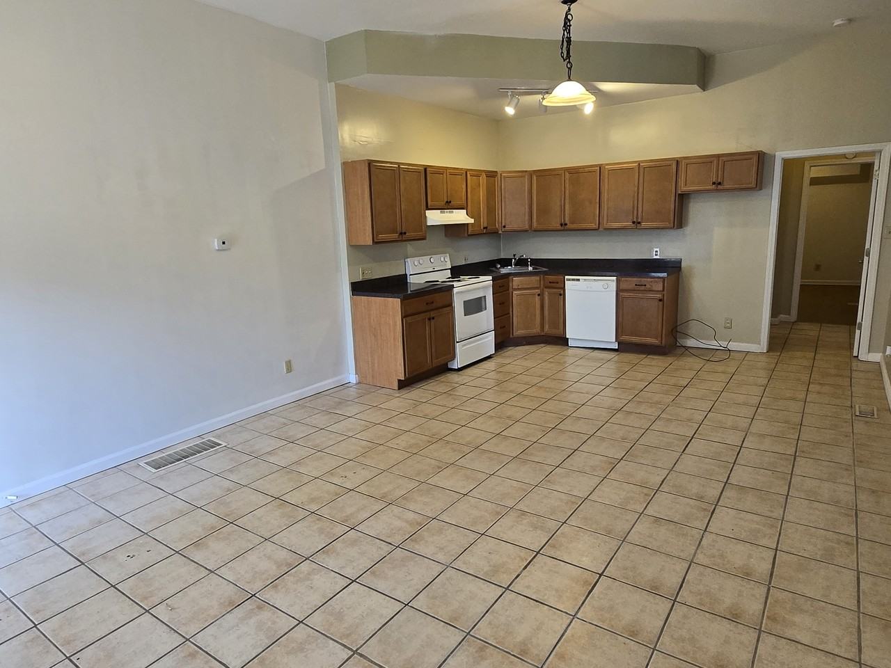 3113 Magnolia Ave 1st Fl #3113-1stFL - Photo 3 of 7