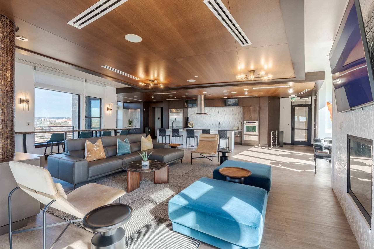 Gables Park Plaza - Photo 4 of 20