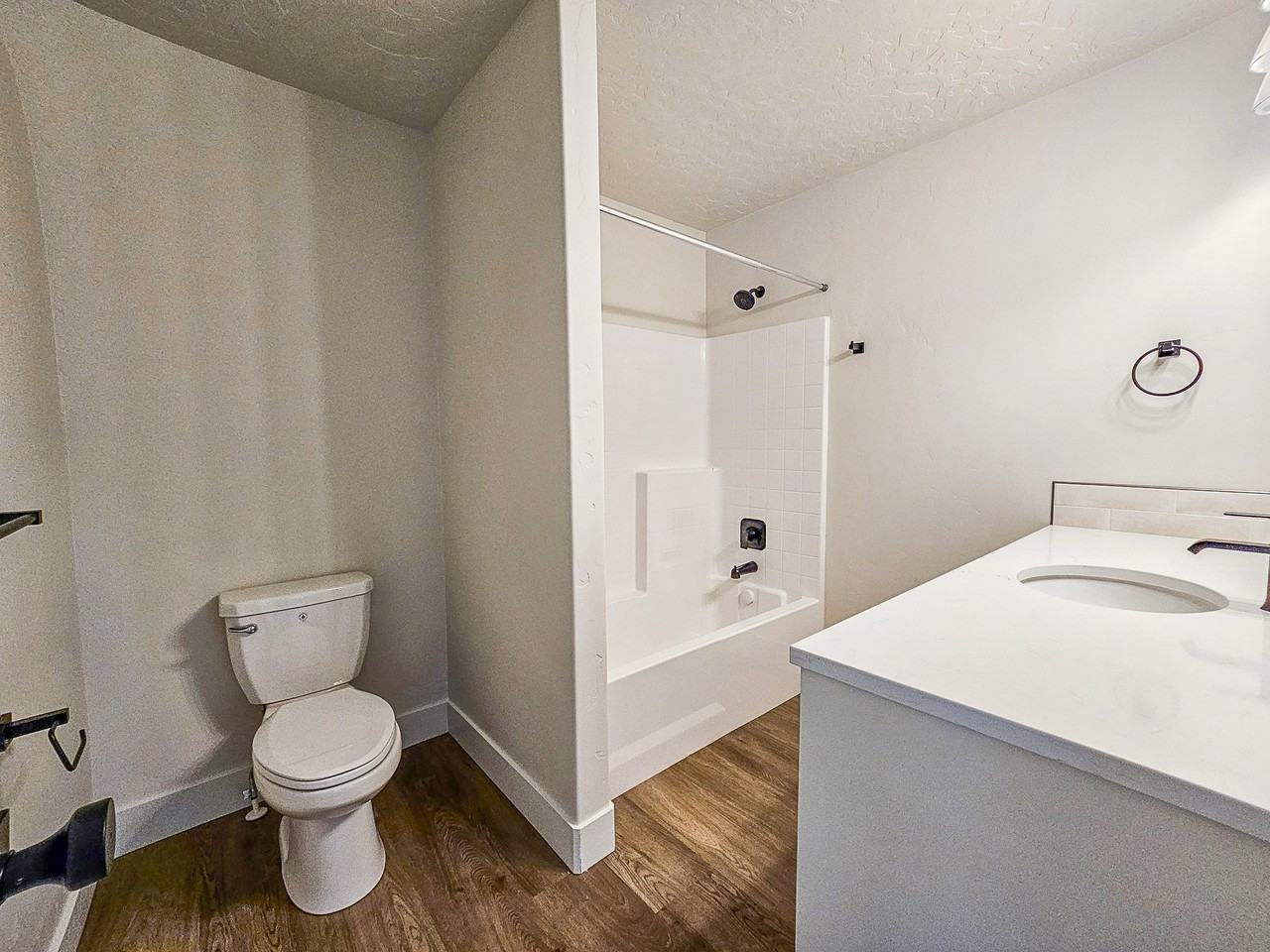 211 E Elm St #211A - Photo 4 of 10