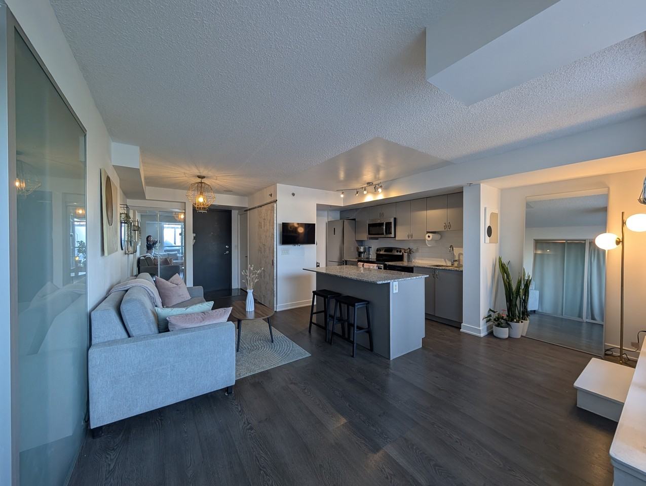 11 Superior Avenue - Photo 5 of 23