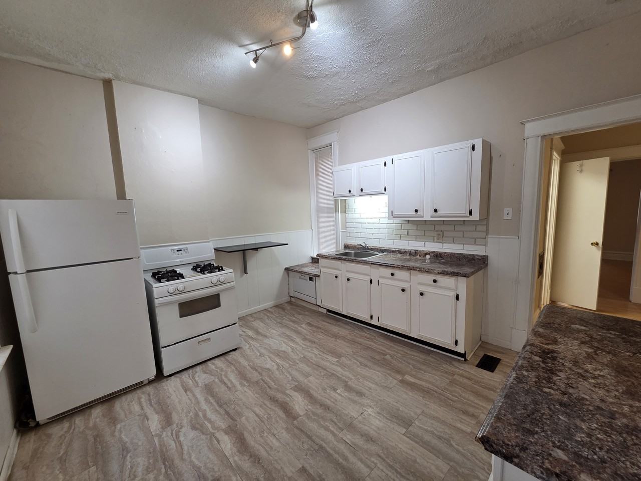 2920 Virginia Ave 1st Fl #1stFL - Photo 7 of 9