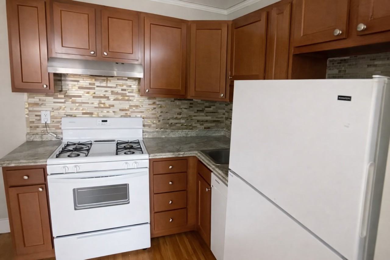 5619 HOBART STREETAPT A-2 #A02 - Photo 5 of 11